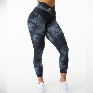 Alphalete surface power legging